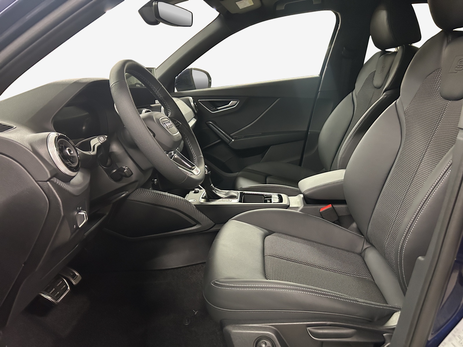 AUDI Q2 35 TFSI S line S-tronic-image-7