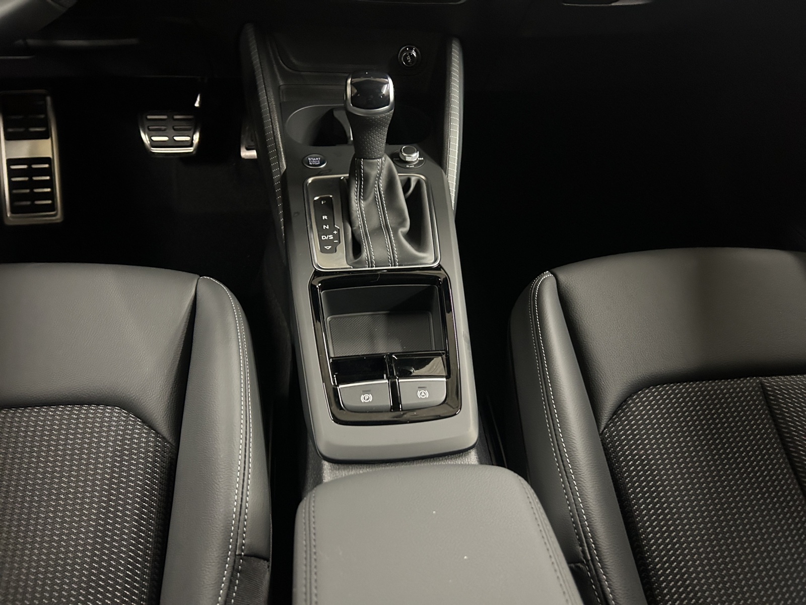 AUDI Q2 35 TFSI S line S-tronic-image-10