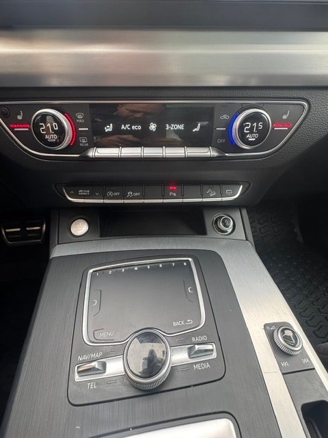 AUDI Q5 2.0 TFSI sport quattro S-tronic-image-16