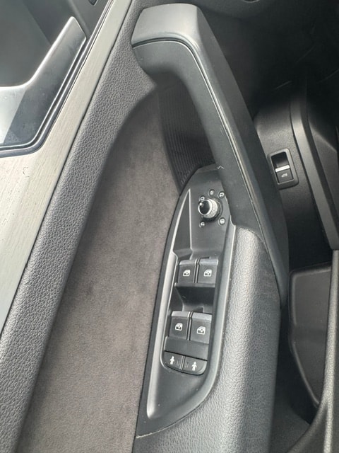 AUDI Q5 2.0 TFSI sport quattro S-tronic-image-21