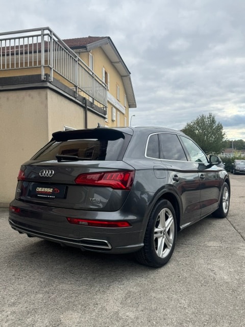AUDI Q5 2.0 TFSI sport quattro S-tronic-image-4