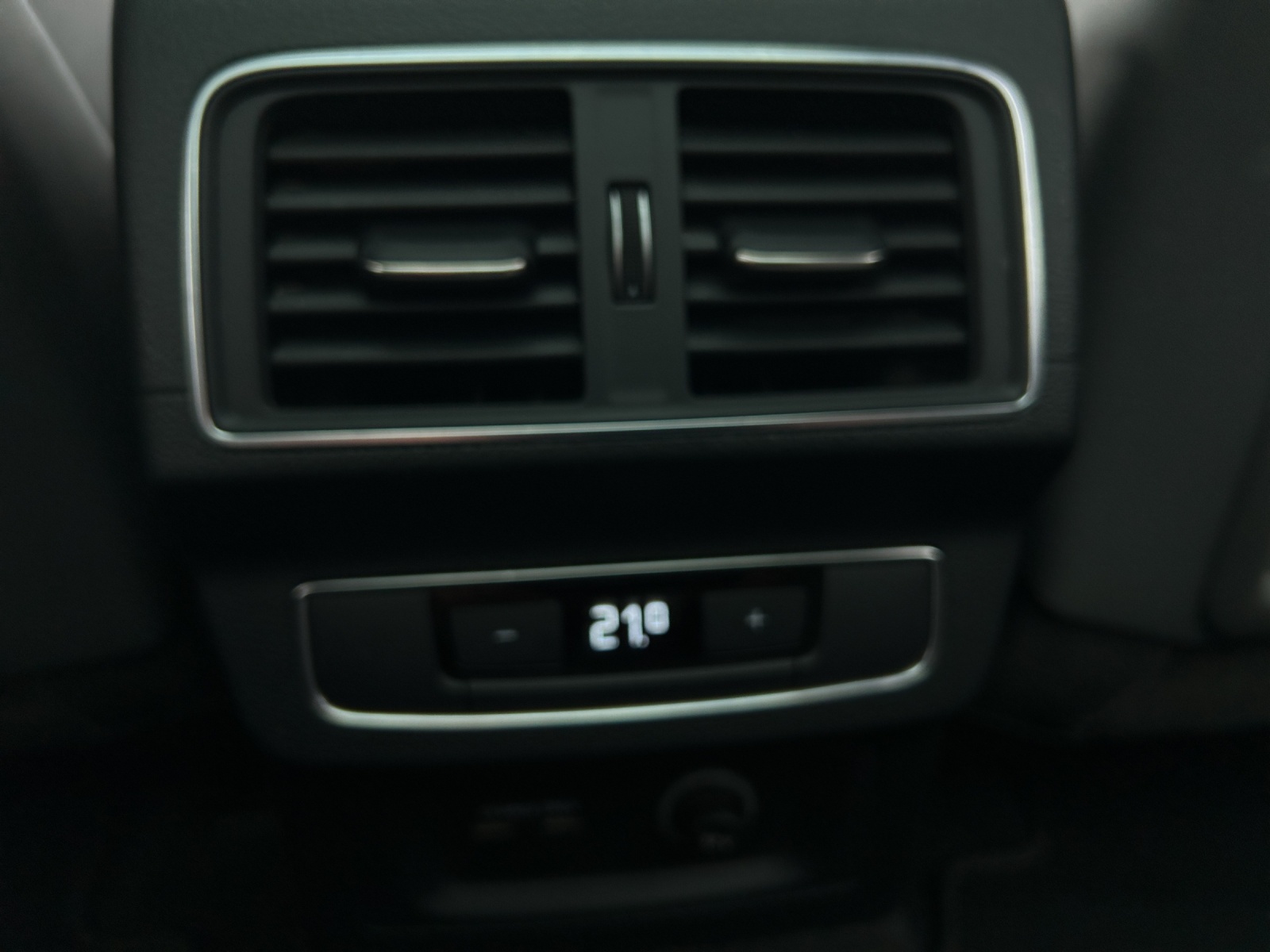 AUDI SQ5 TDI quattro tiptronic-image-13