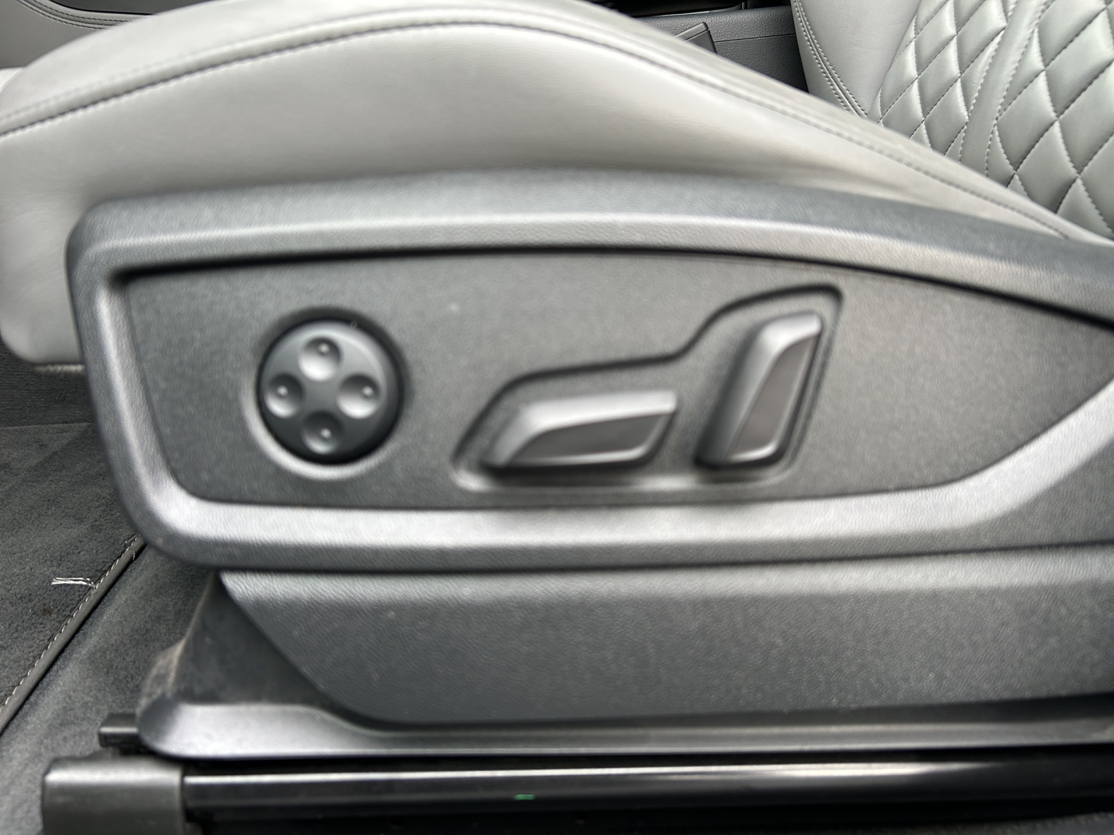 AUDI SQ5 TDI quattro tiptronic-image-19