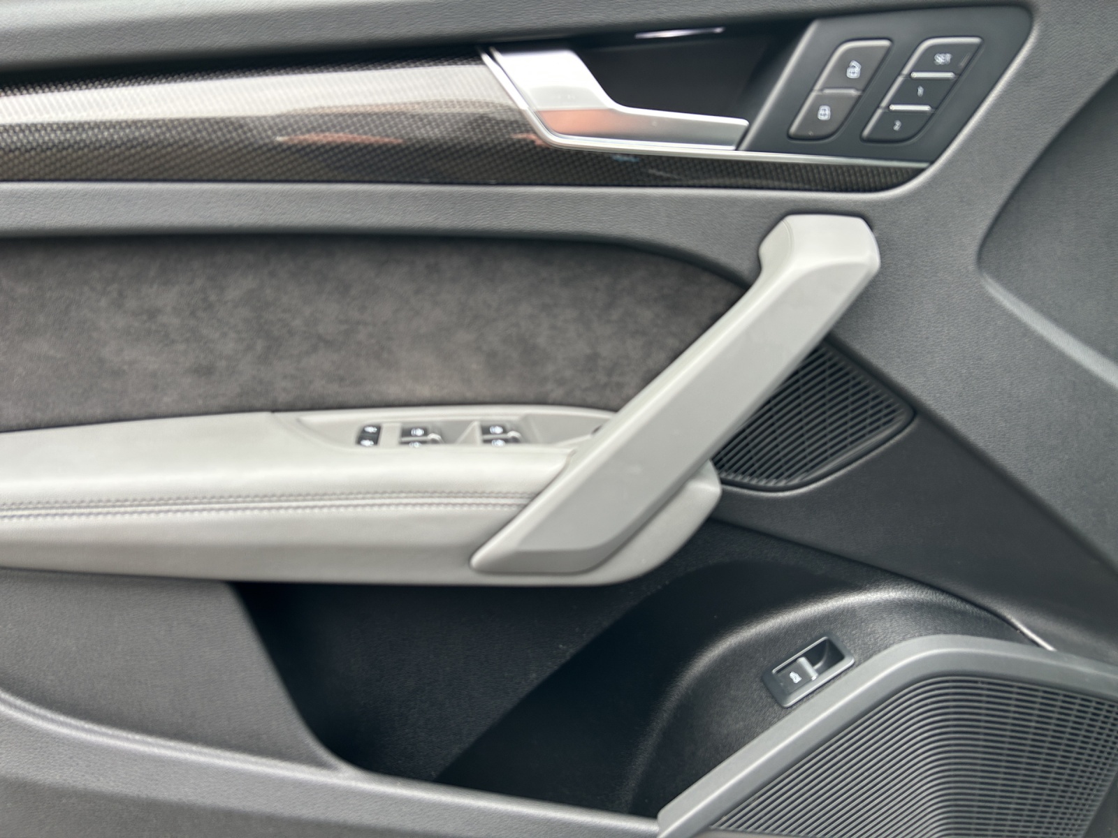 AUDI SQ5 TDI quattro tiptronic-image-18