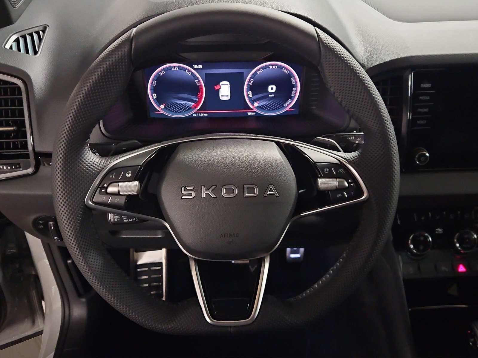 SKODA Karoq 2.0 TSI SportLine 4x4 DSG-image-10
