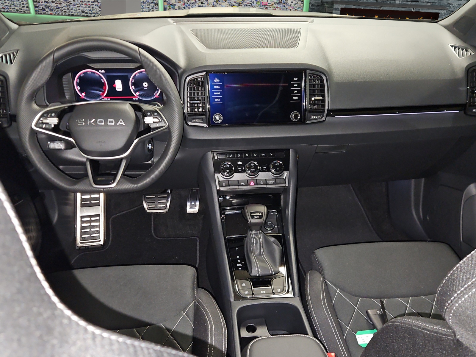 SKODA Karoq 2.0 TSI SportLine 4x4 DSG-image-7