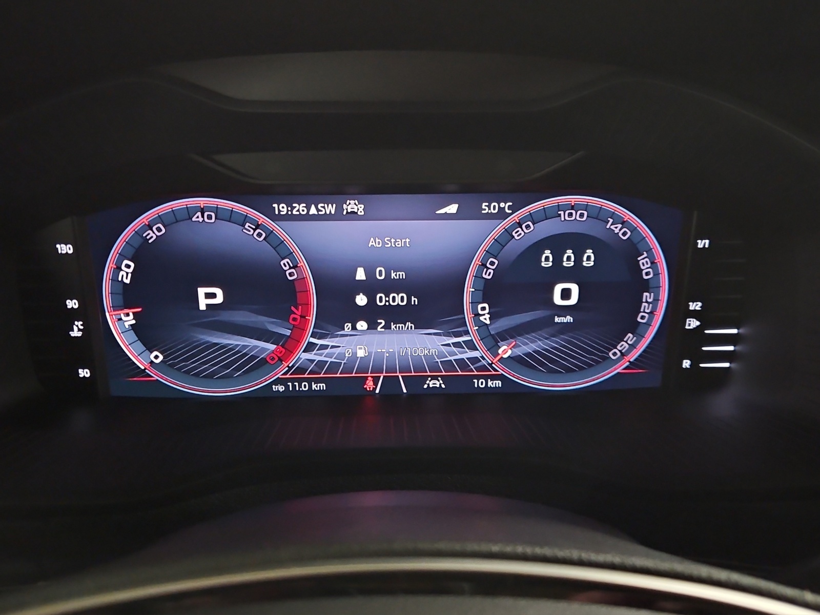 SKODA Karoq 2.0 TSI SportLine 4x4 DSG-image-11
