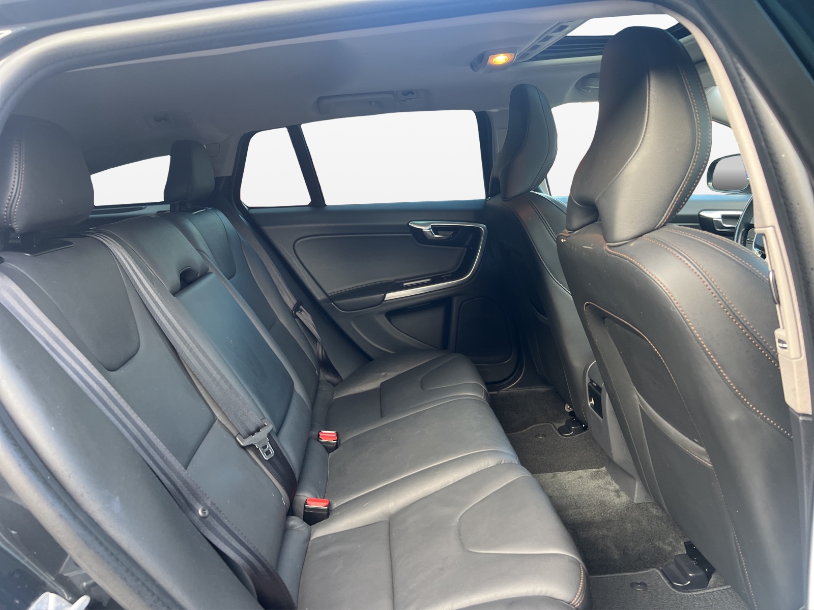VOLVO V60 Cross Country D4 AWD Summum Geartronic-image-18