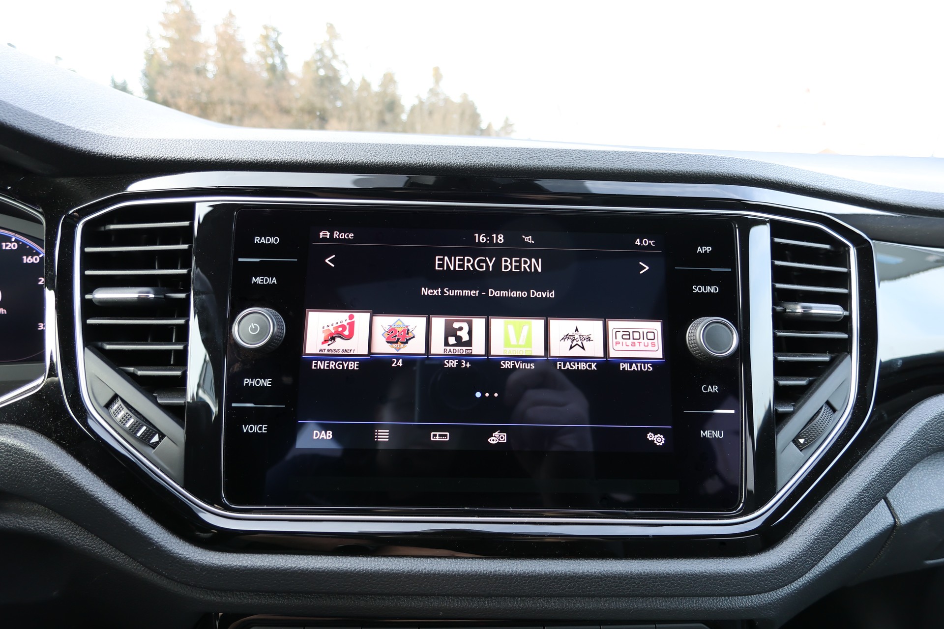 VW T-Roc 2.0 TSI R DSG 4Motion-image-6