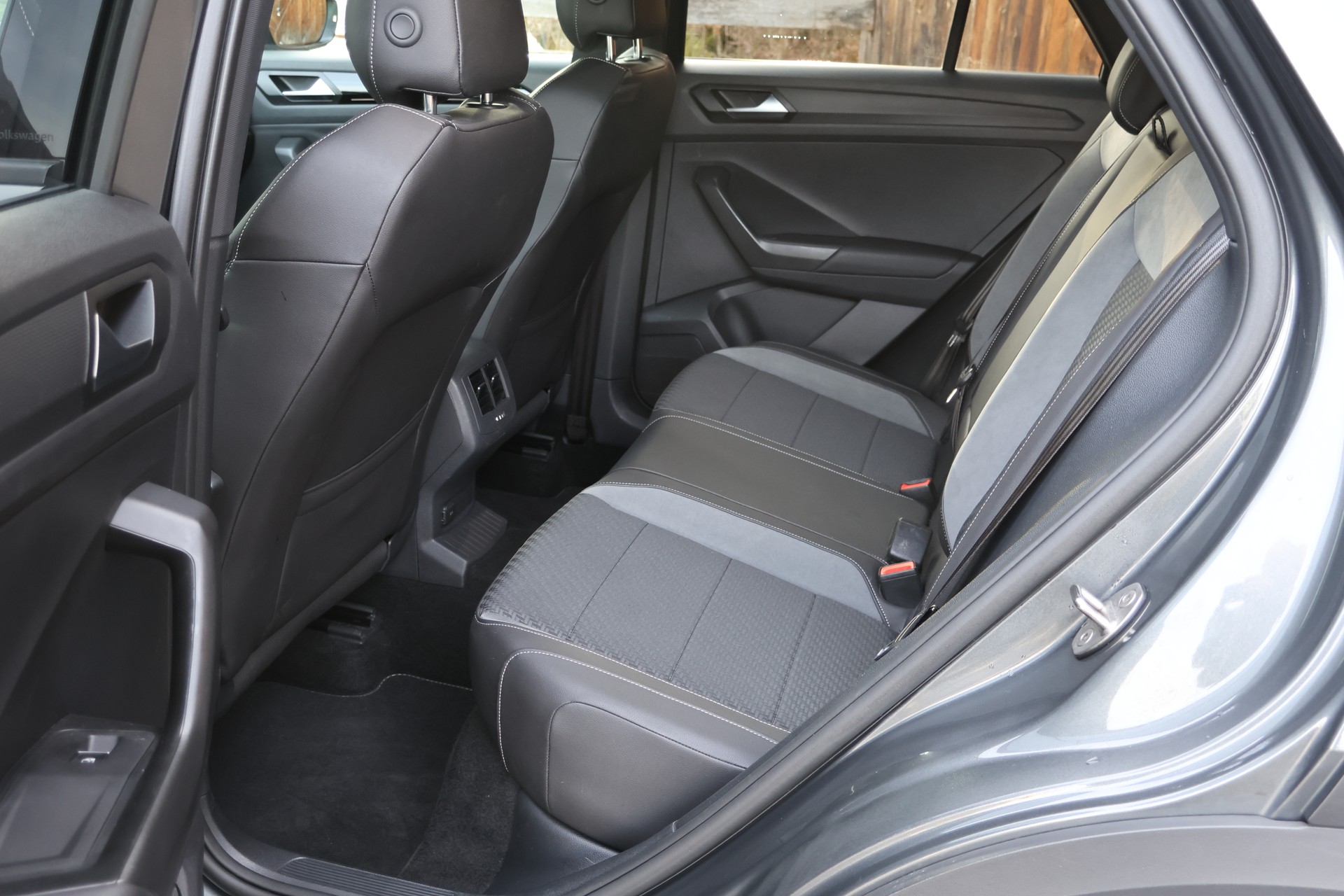 VW T-Roc 2.0 TSI R DSG 4Motion-image-8