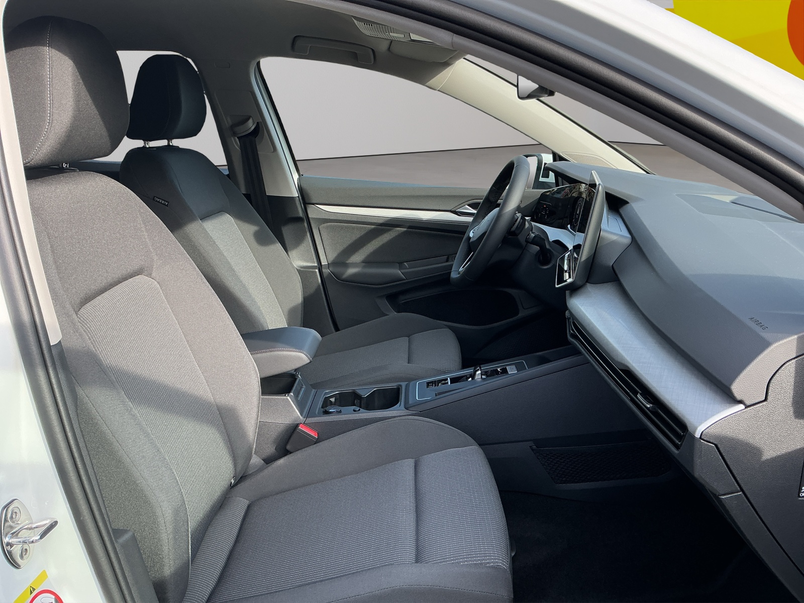 VW Golf Variant 1.5 eTSI mHEV Basis-image-10