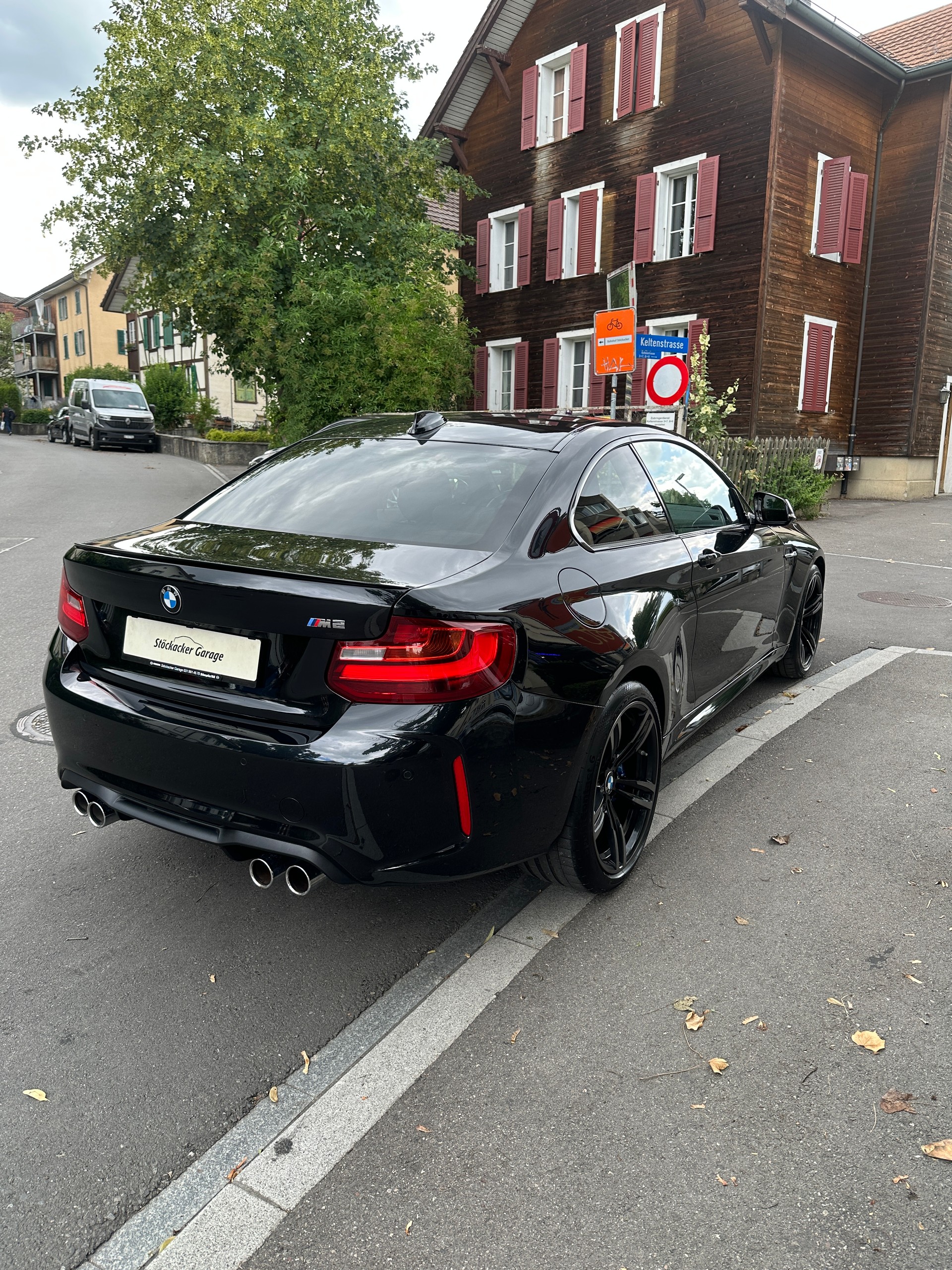 BMW M2 Drivelogic-showroom-element-3