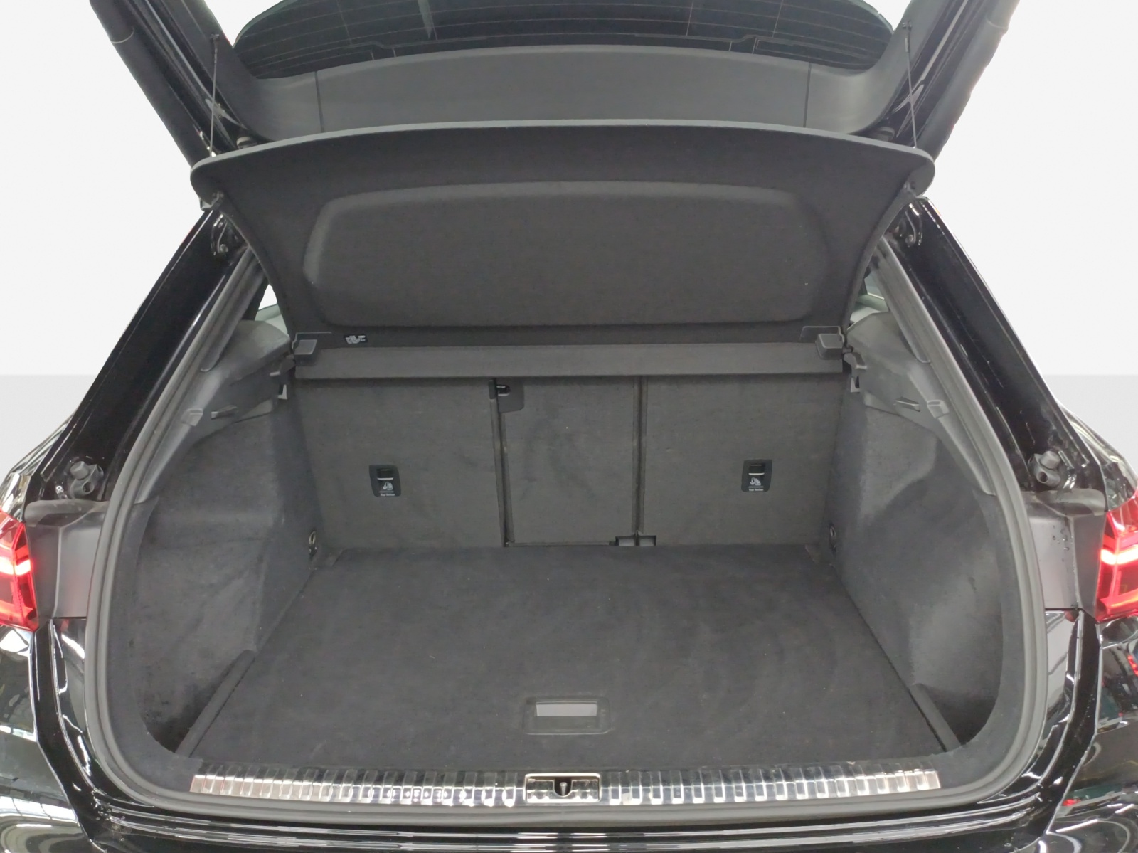 AUDI Q3 Sportback 35 TFSI S line Attraction S-tronic-image-12