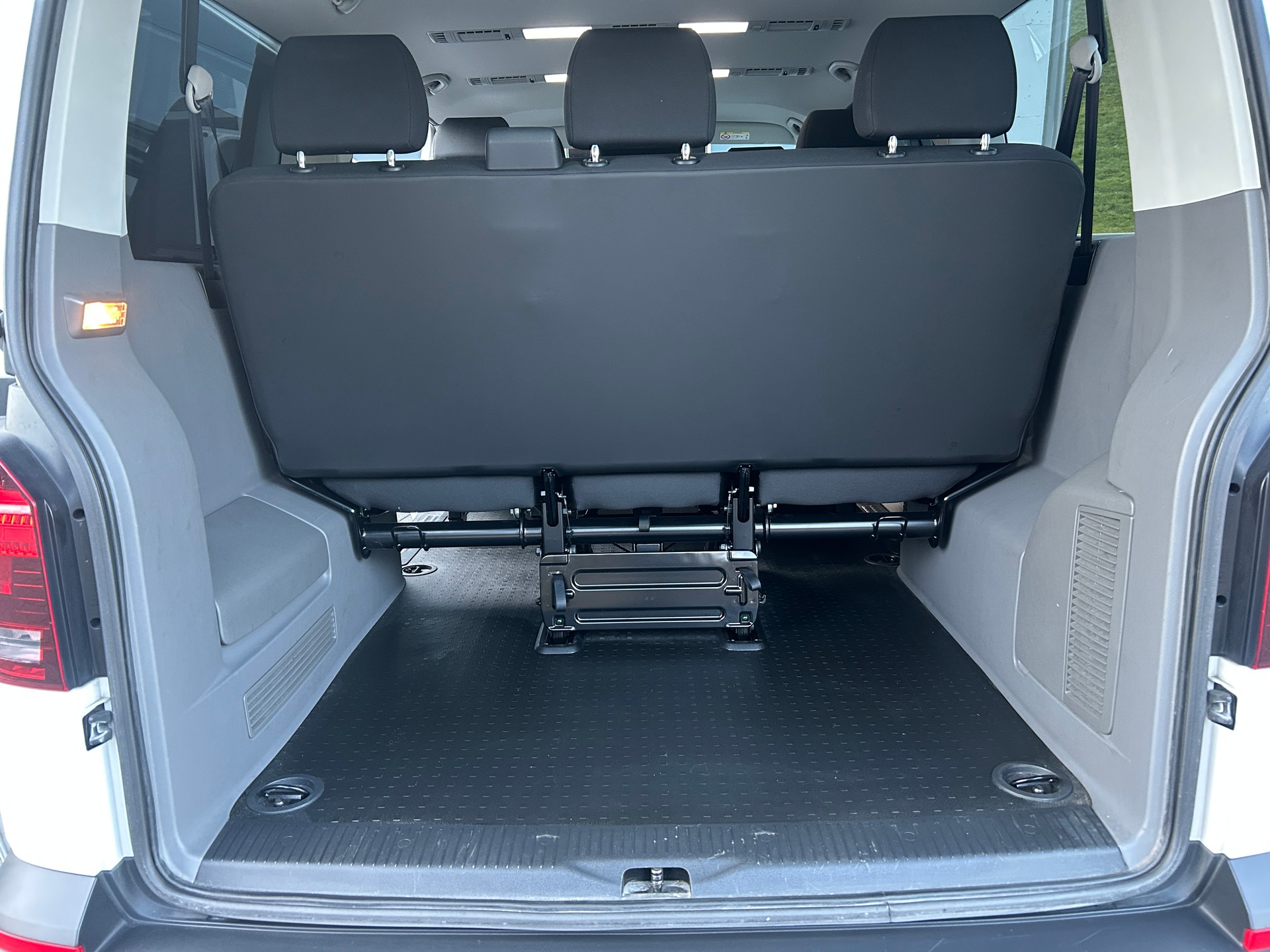 VW T6.1 Caravelle 2.0 TDI Trendline 4Motion-image-14