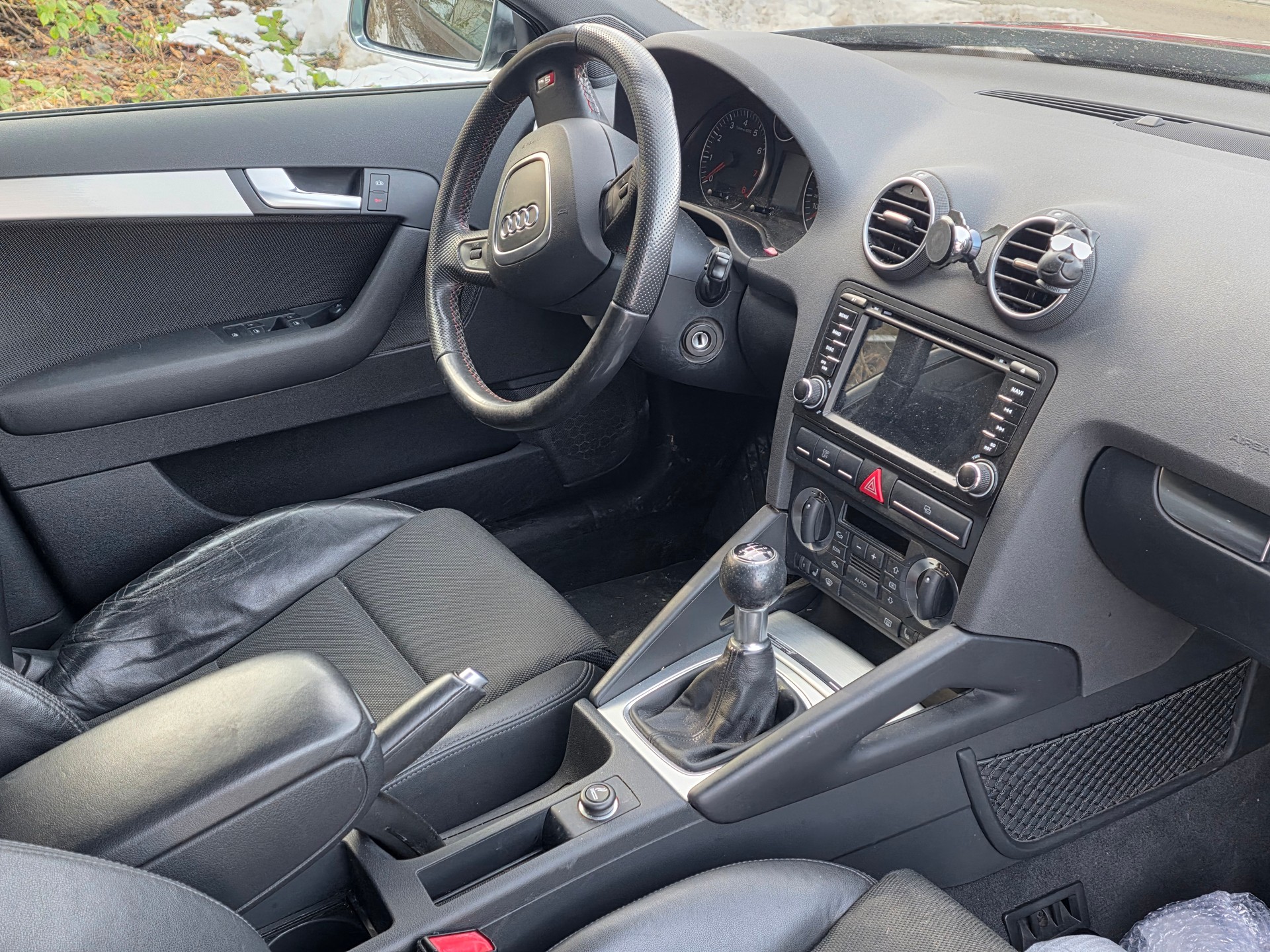 AUDI A3 Sportback 2.0 Turbo FSI Ambition quattro-image-6