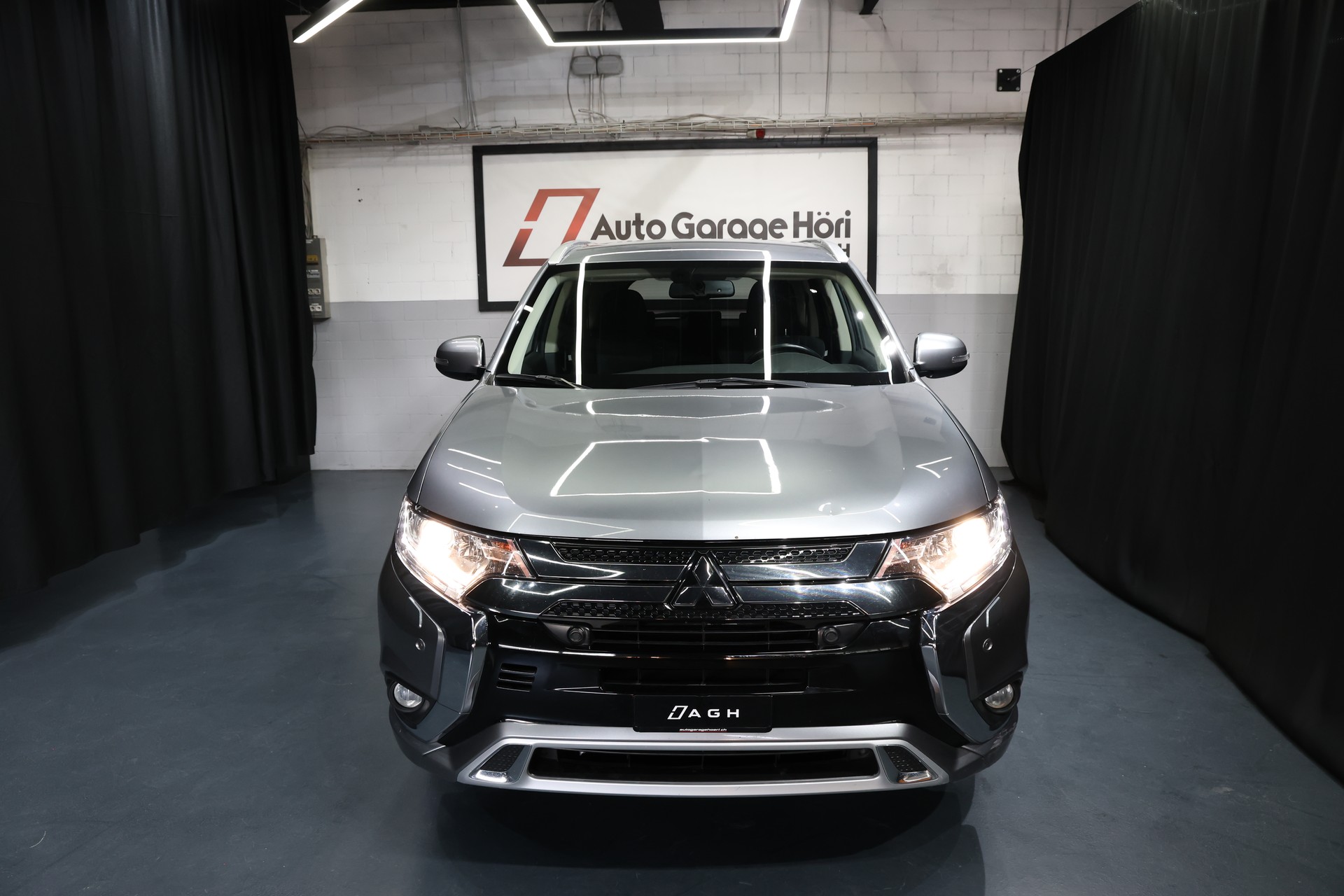 MITSUBISHI Outlander 2.4 PHEV Style 4WD Automatic Plug-In Hybrid-image-6