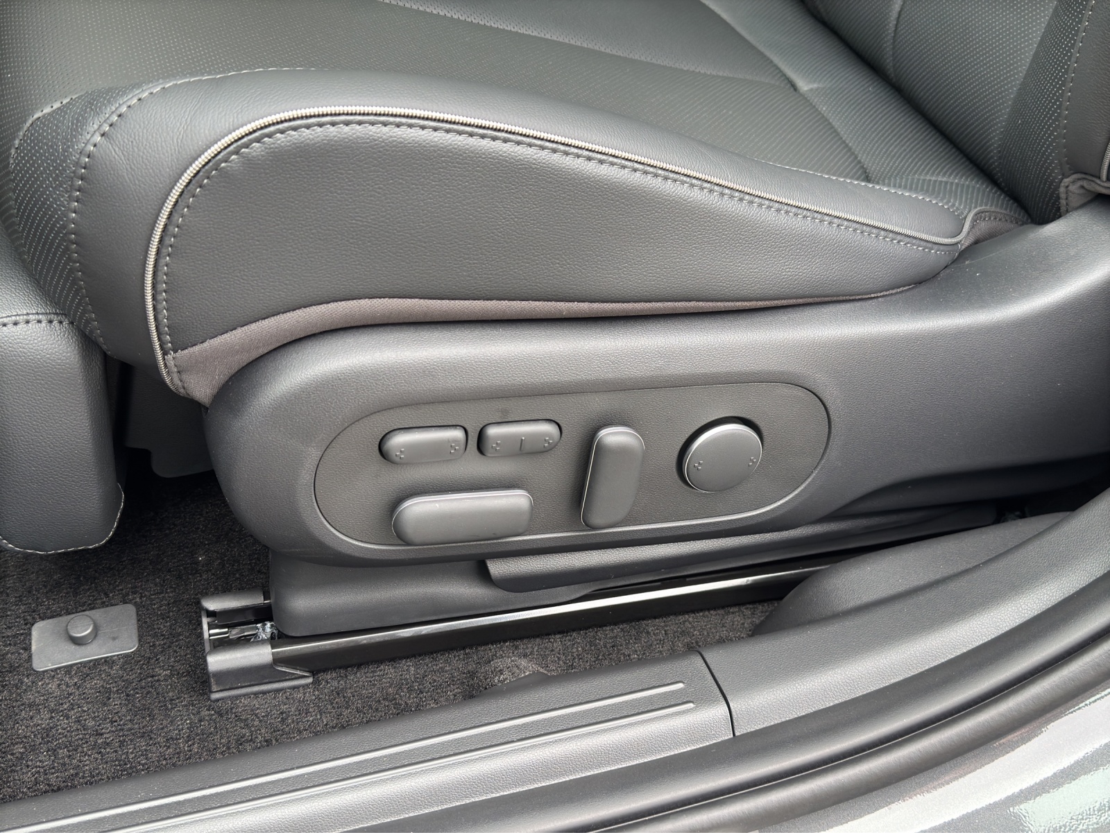 HYUNDAI Ioniq 5 Vertex 4WD 84 kWh-image-5