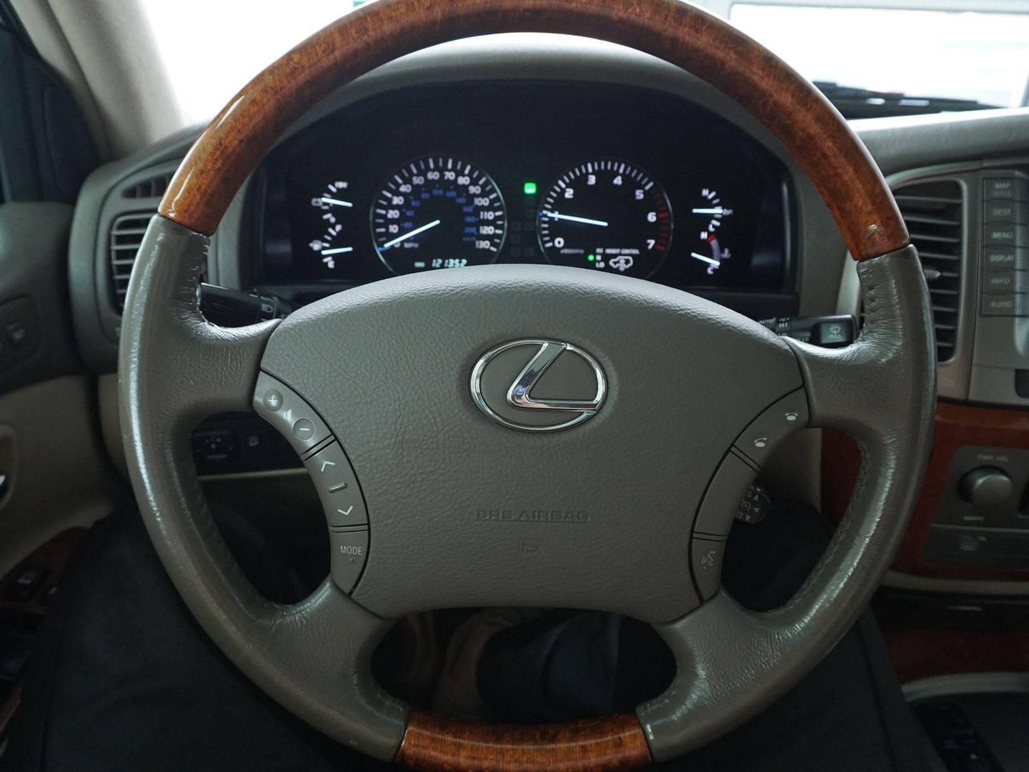 LEXUS 470 V8-image-7