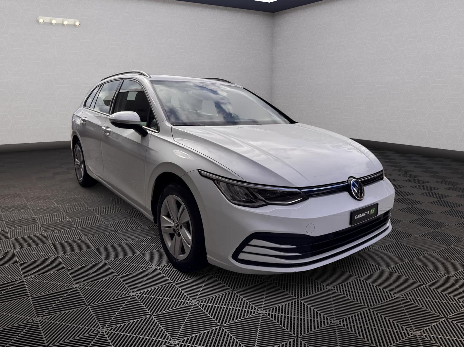 VW Golf Variant 2.0 TDI Life DSG-image-5