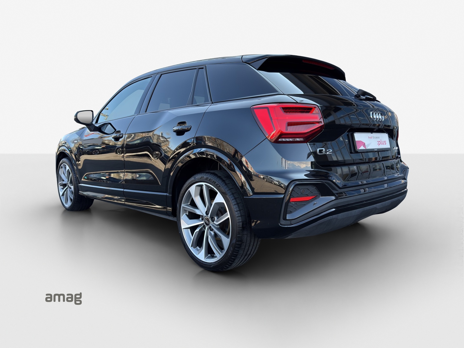 AUDI Q2 40 TFSI S line Attraction quattro S-tronic-image-2