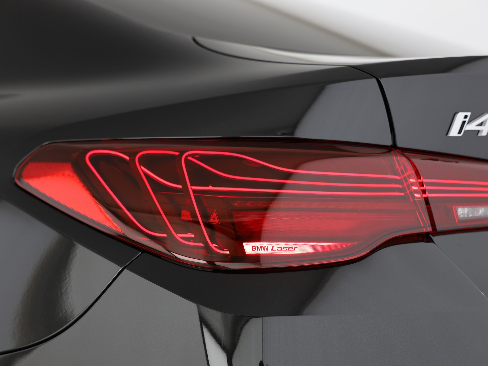 BMW i4 xDrive40-image-22