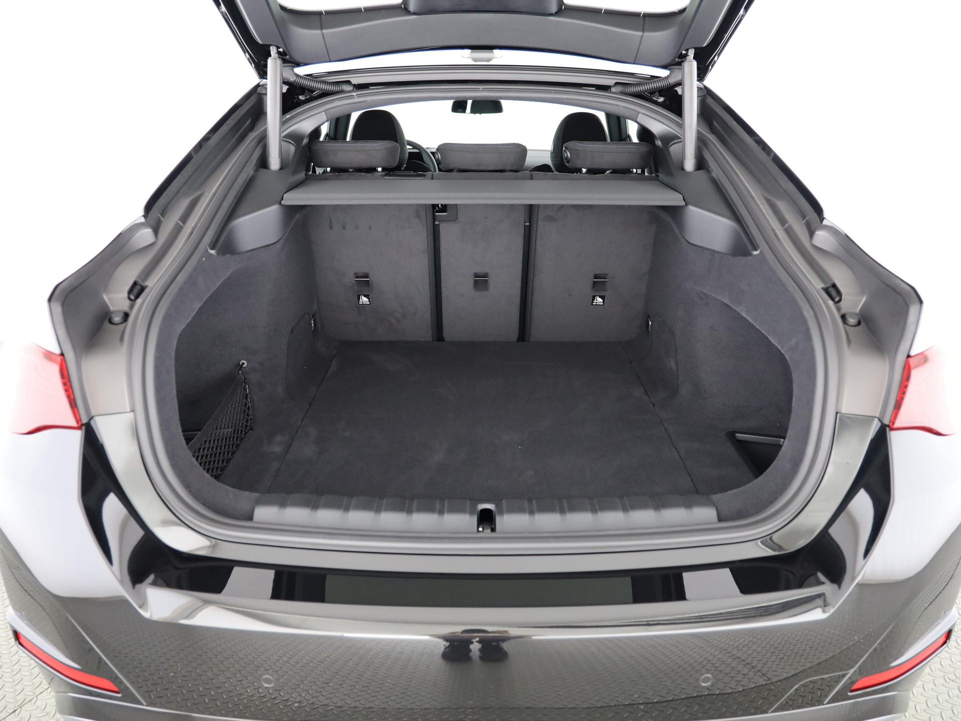 BMW i4 xDrive40-image-6