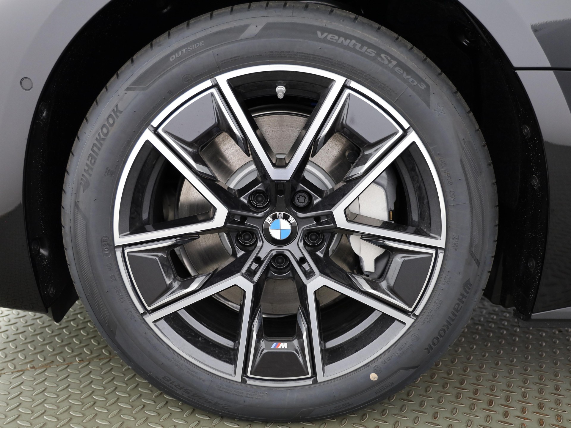 BMW i4 xDrive40-image-20