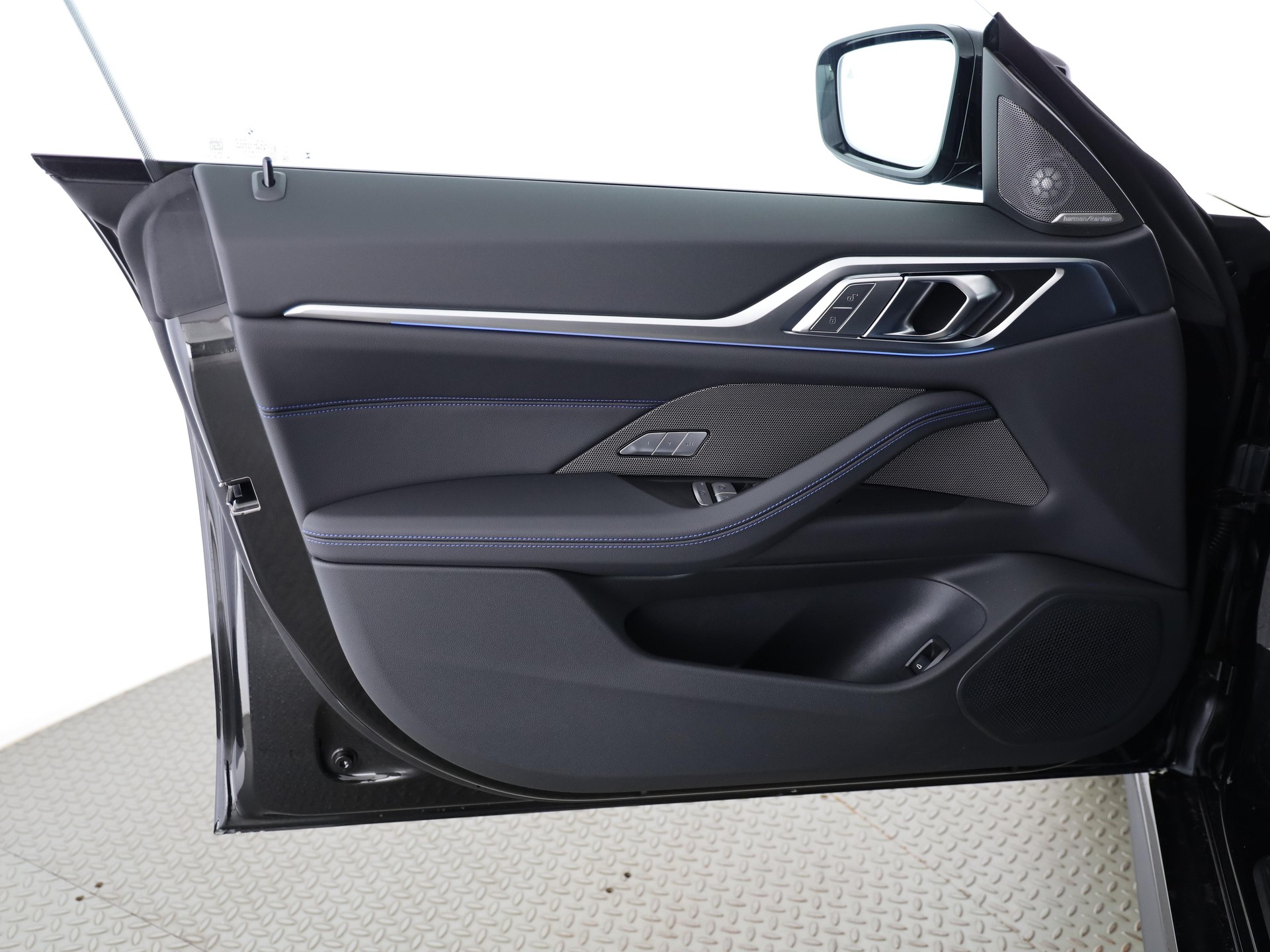 BMW i4 xDrive40-image-8