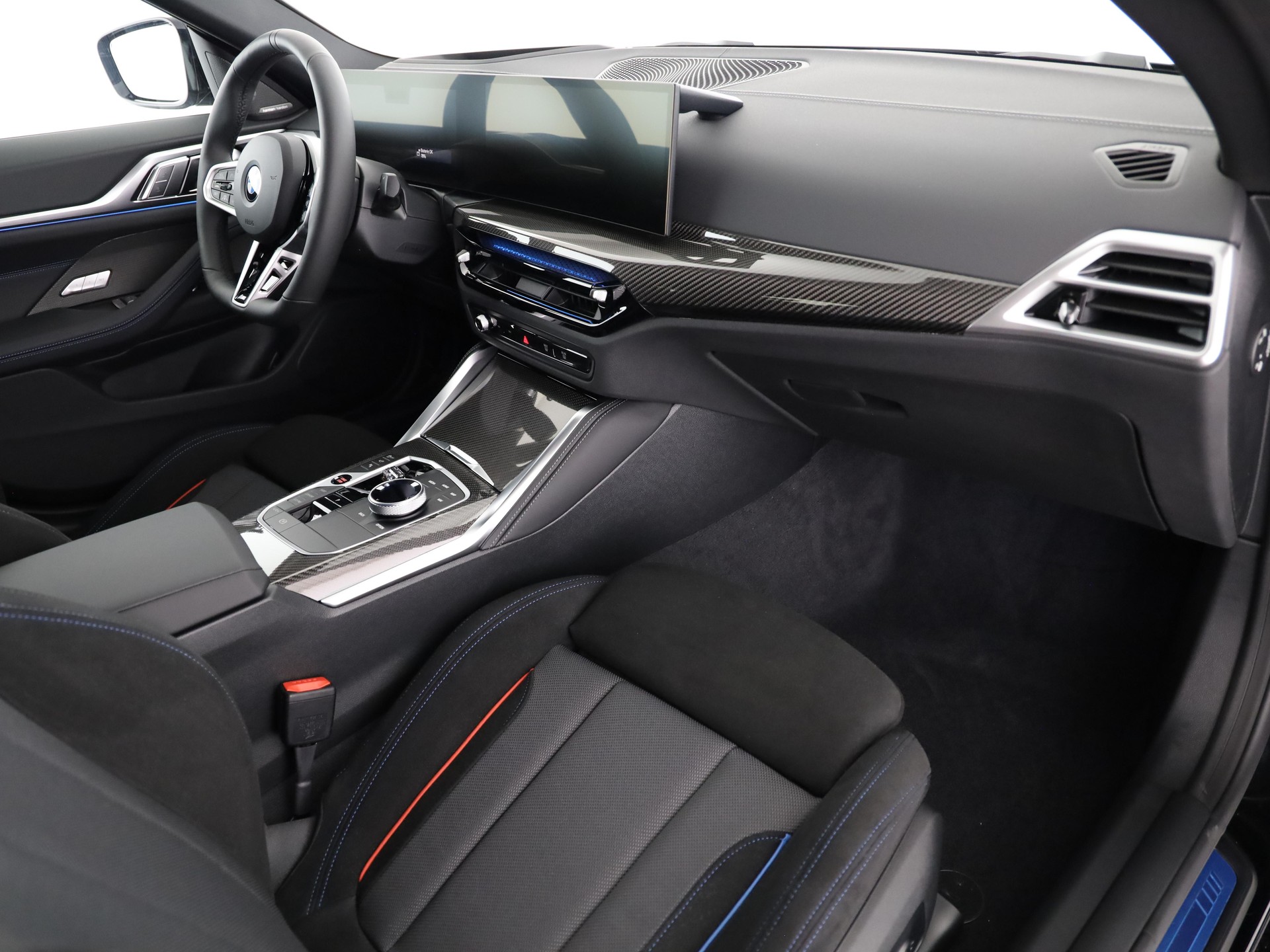 BMW i4 xDrive40-image-11