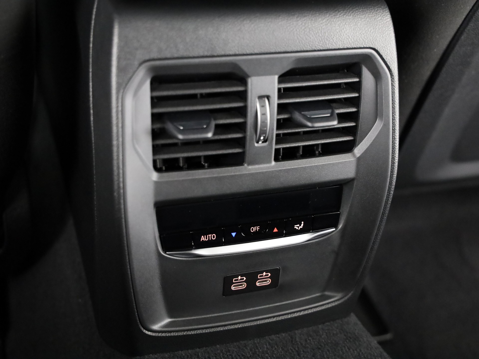 BMW i4 xDrive40-image-21