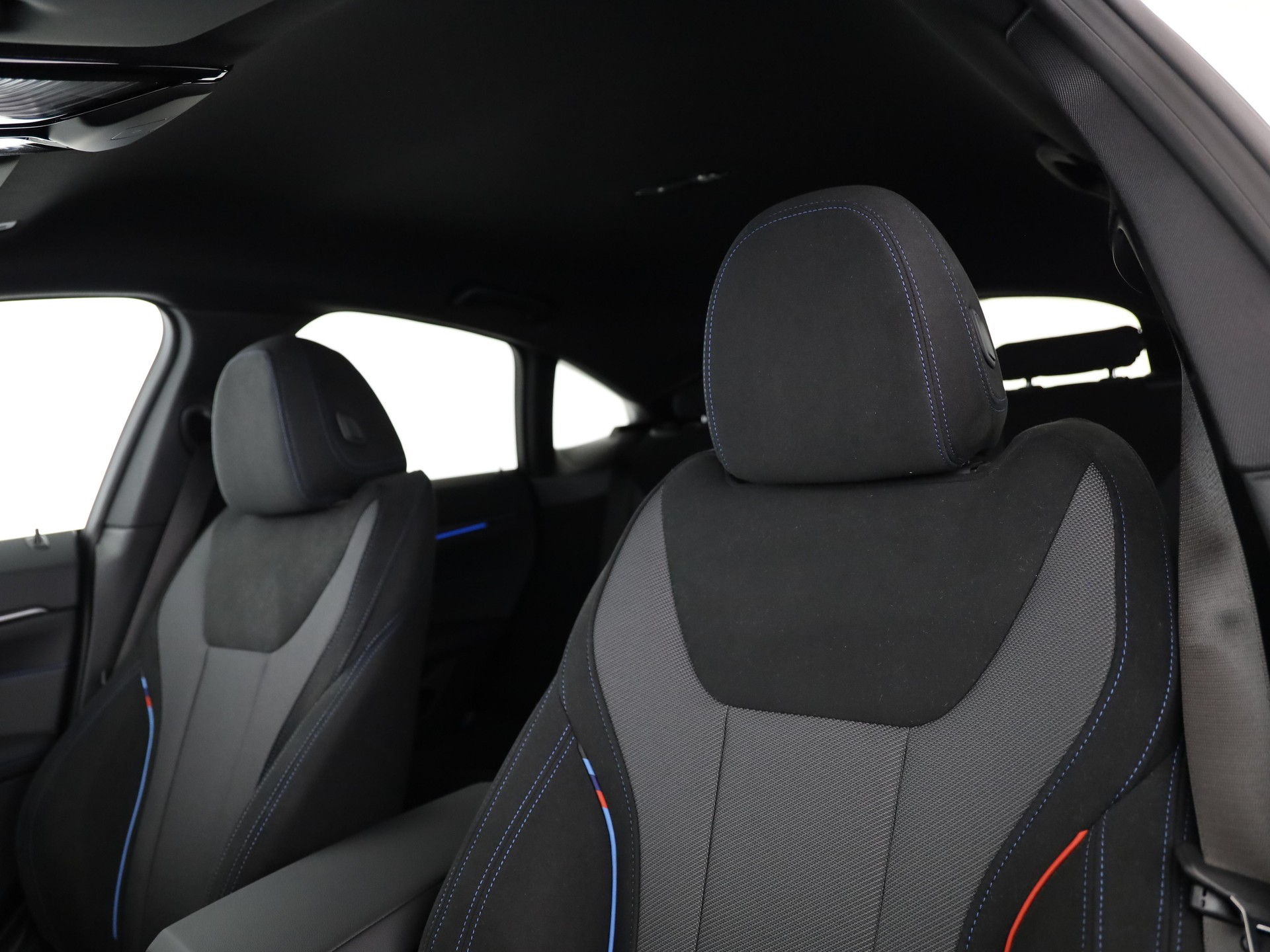 BMW i4 xDrive40-image-9