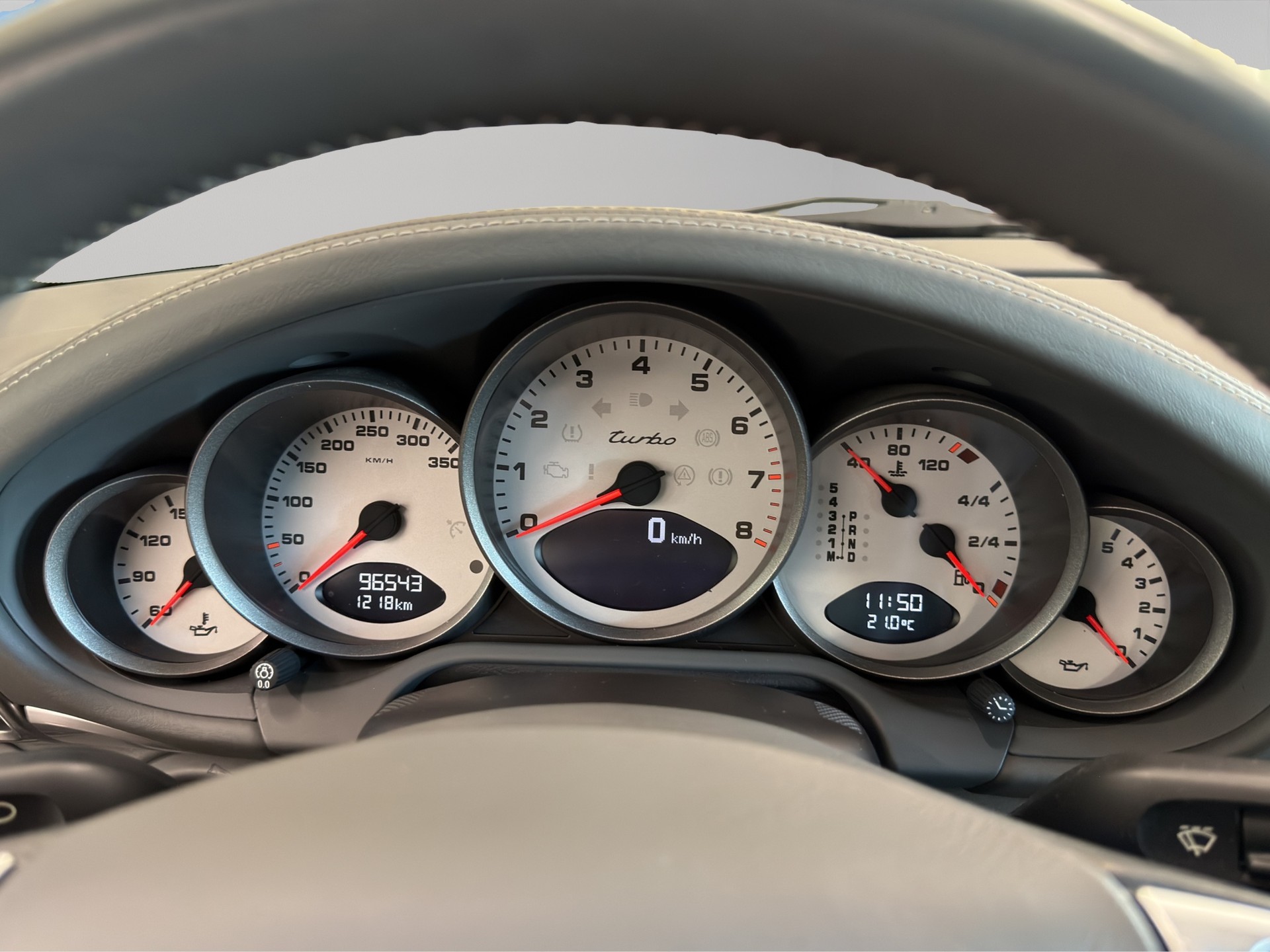 PORSCHE 911 Turbo-image-19