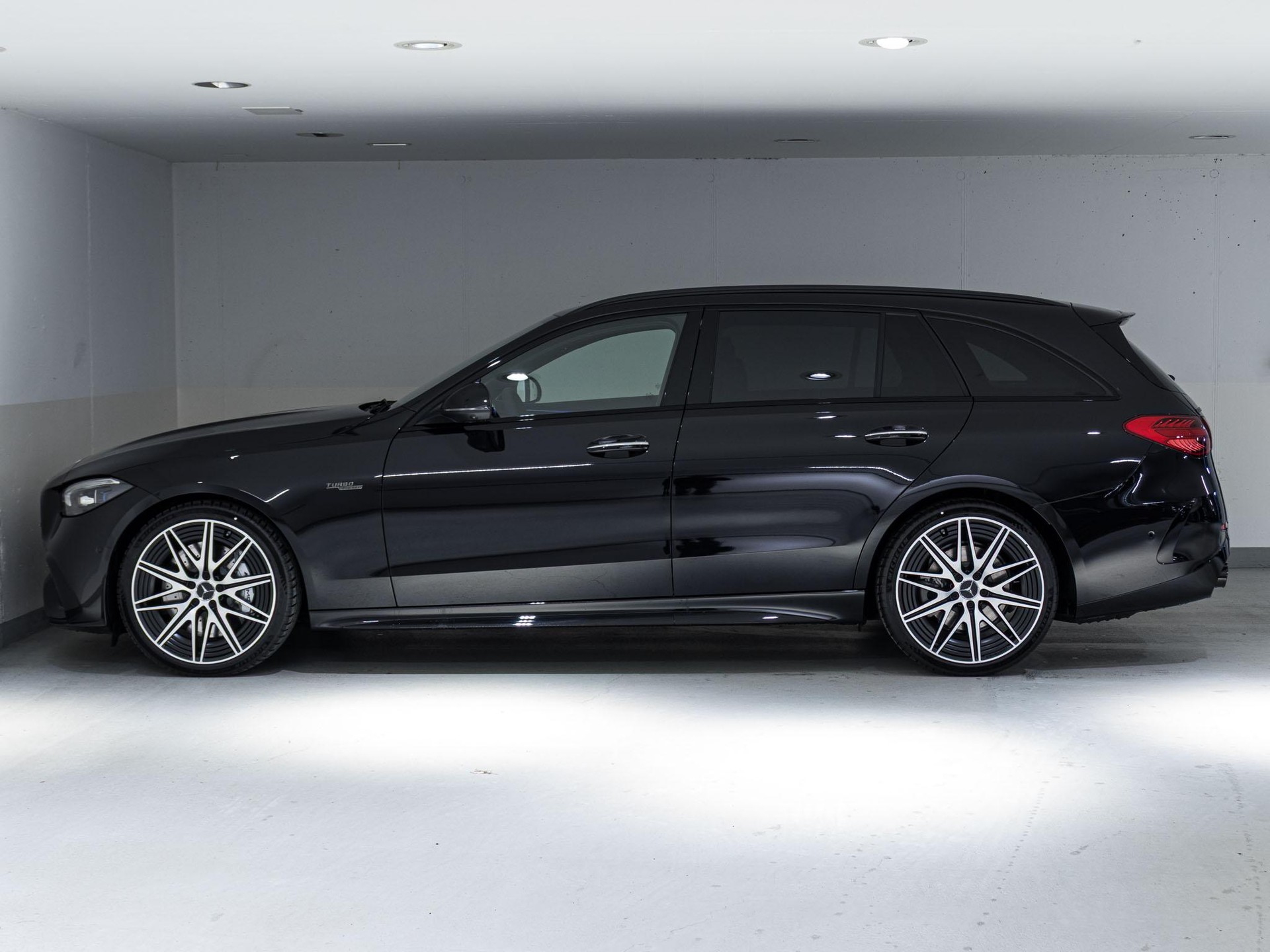 MERCEDES-BENZ C 43 AMG 4MATIC T-Modell "Executive Edition"-image-4