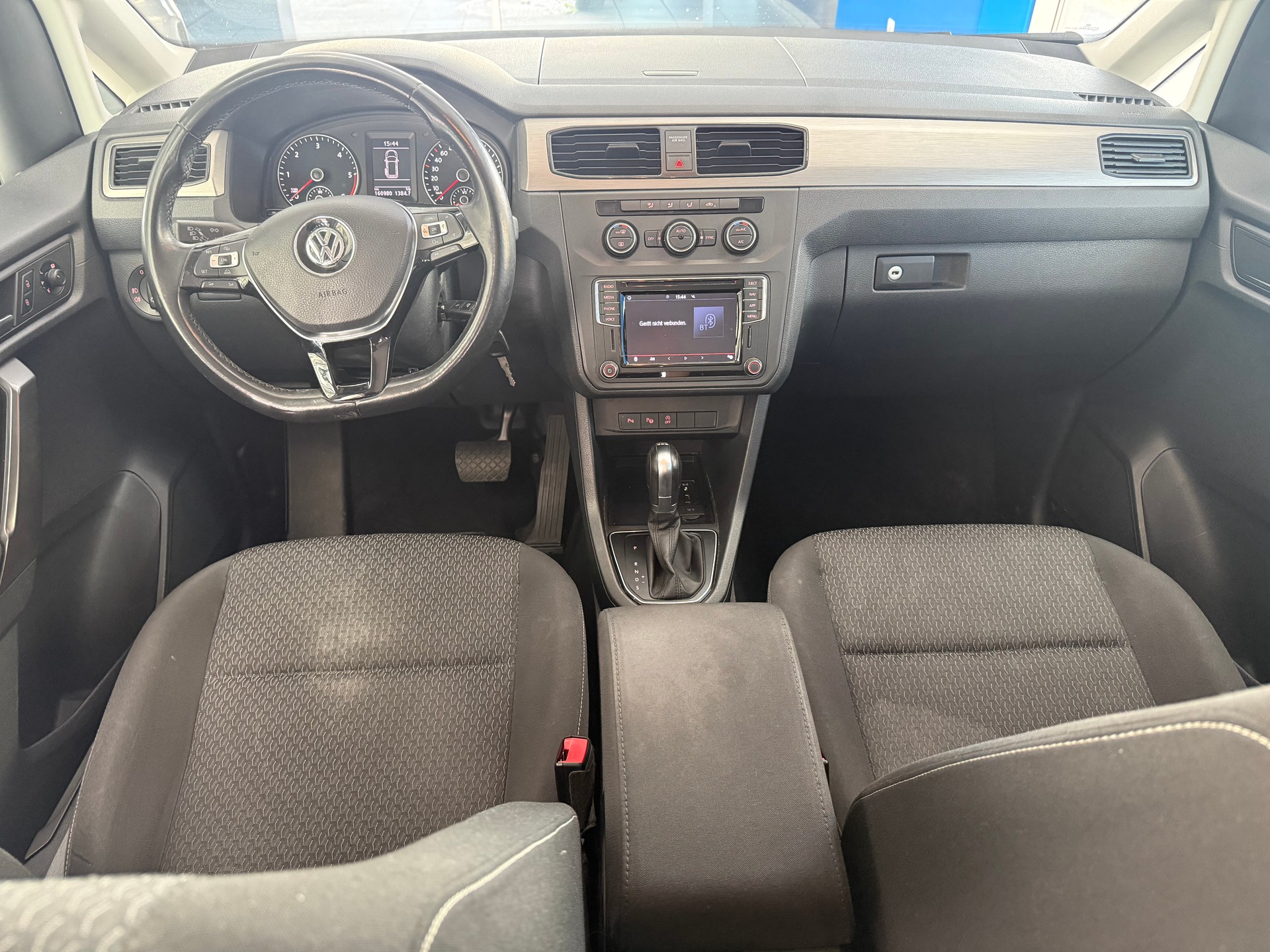 VW Caddy 2.0 TDI Family DSG-image-11