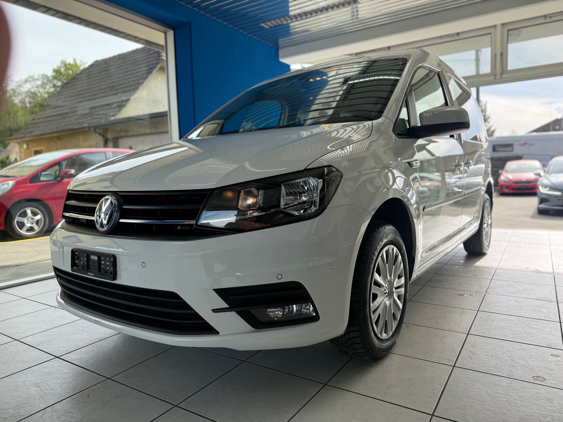 VW Caddy 2.0 TDI Family DSG-image-1