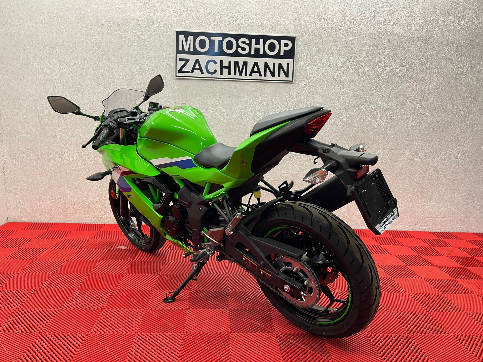 KAWASAKI Ninja 125-image-4