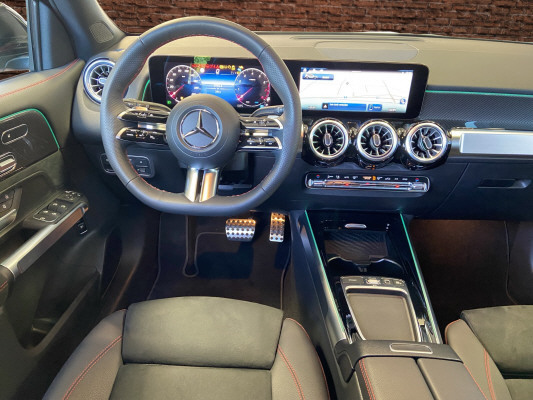 MERCEDES-BENZ GLB 200 7G-Tronic-image-9