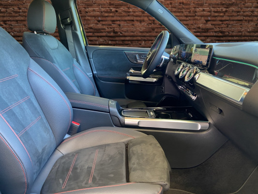 MERCEDES-BENZ GLB 200 7G-Tronic-image-11