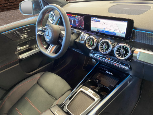 MERCEDES-BENZ GLB 200 7G-Tronic-image-14
