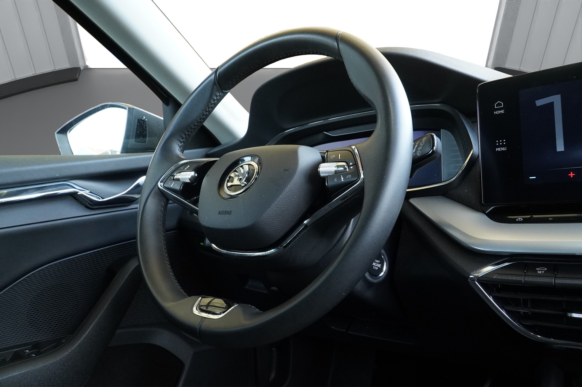 SKODA Octavia Combi 2.0 TDI DSG Style *CH Fahrzeug*-image-12