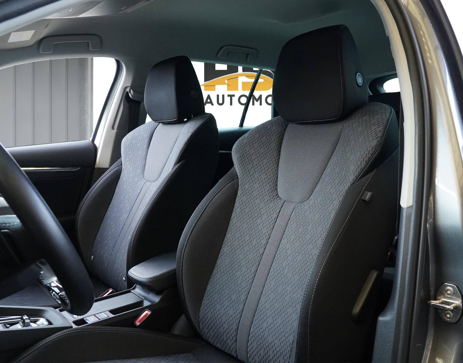 SKODA Octavia Combi 2.0 TDI DSG Style *CH Fahrzeug*-image-9