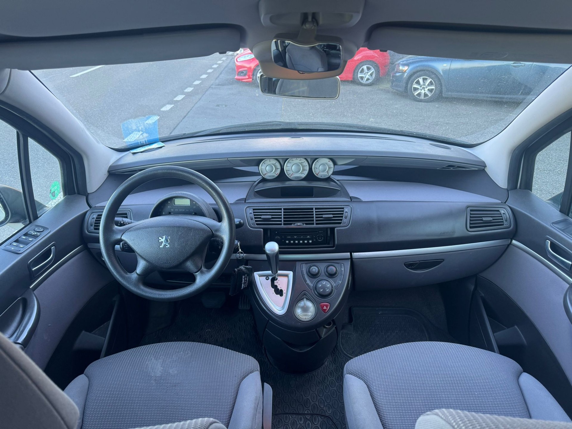 PEUGEOT 807 2.0 16V HDi SR Automatic-image-11