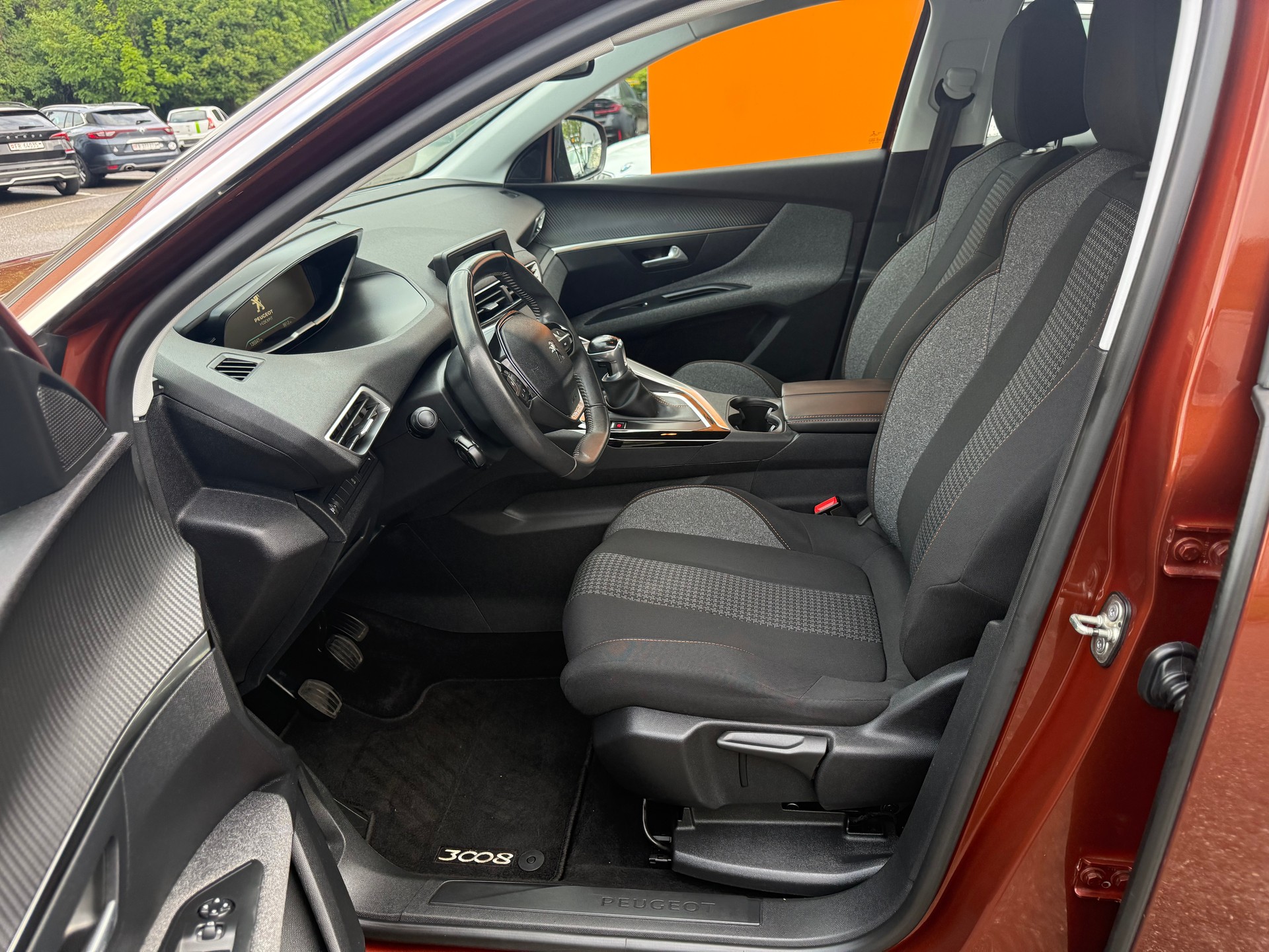 PEUGEOT 3008 1.2 PureTech Access-image-4