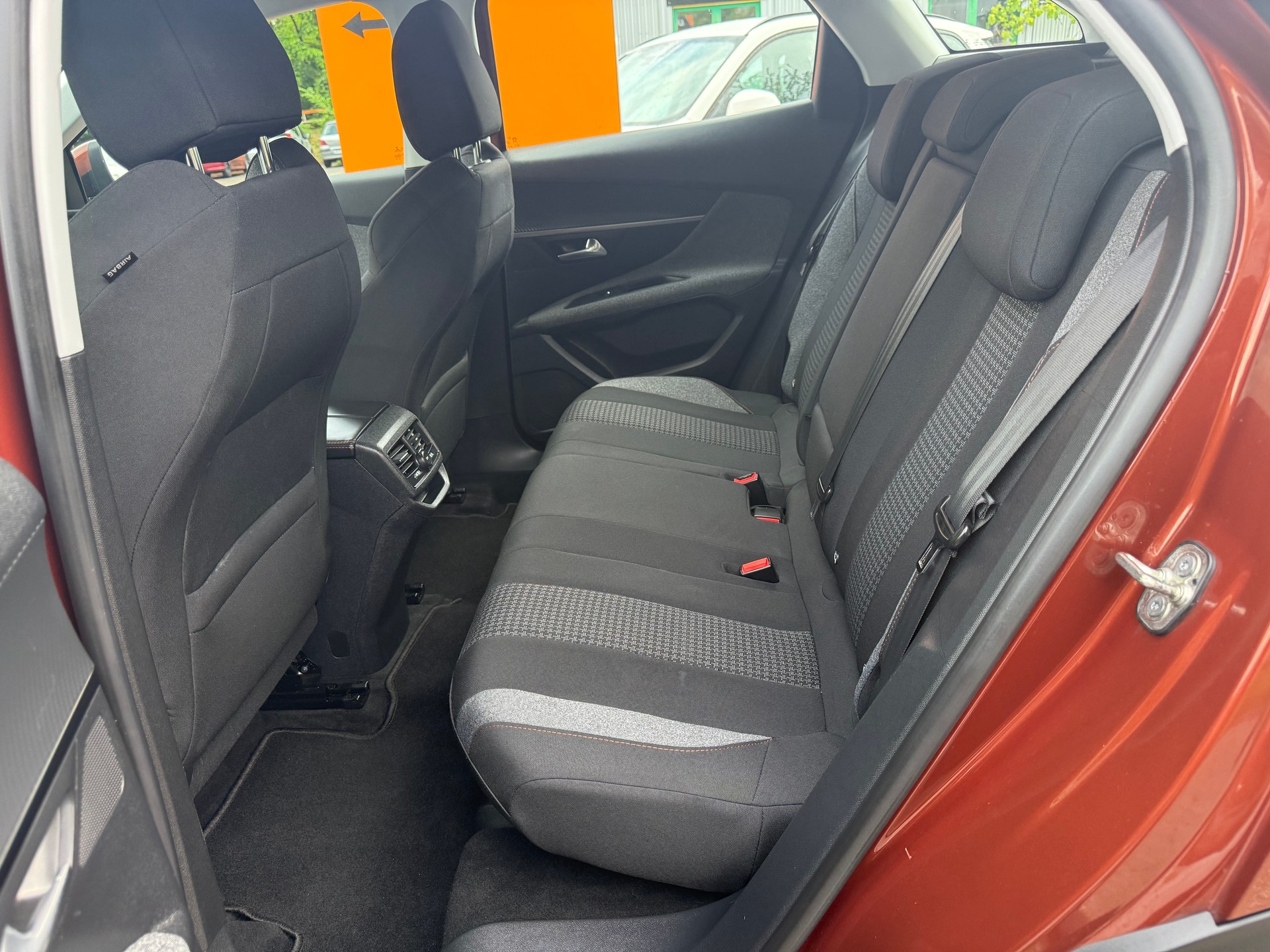 PEUGEOT 3008 1.2 PureTech Access-image-6