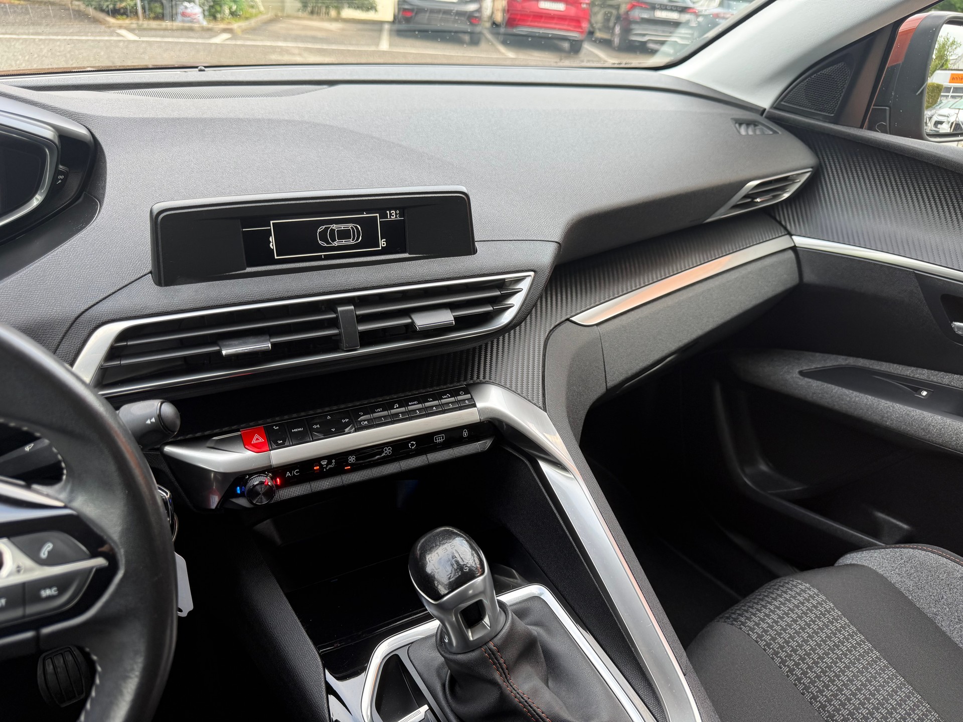 PEUGEOT 3008 1.2 PureTech Access-image-8