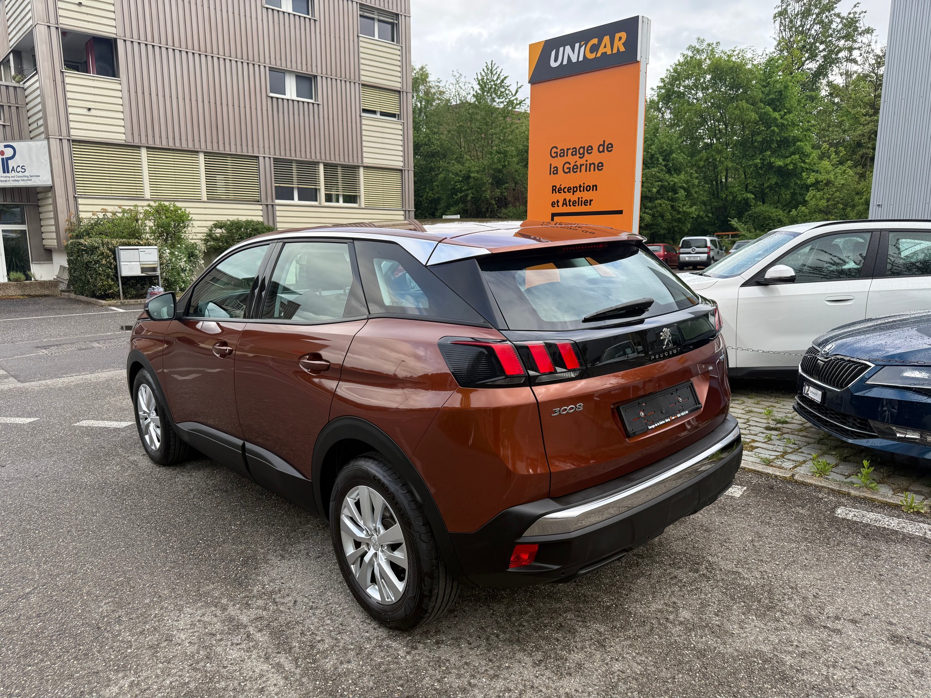 PEUGEOT 3008 1.2 PureTech Access-image-3