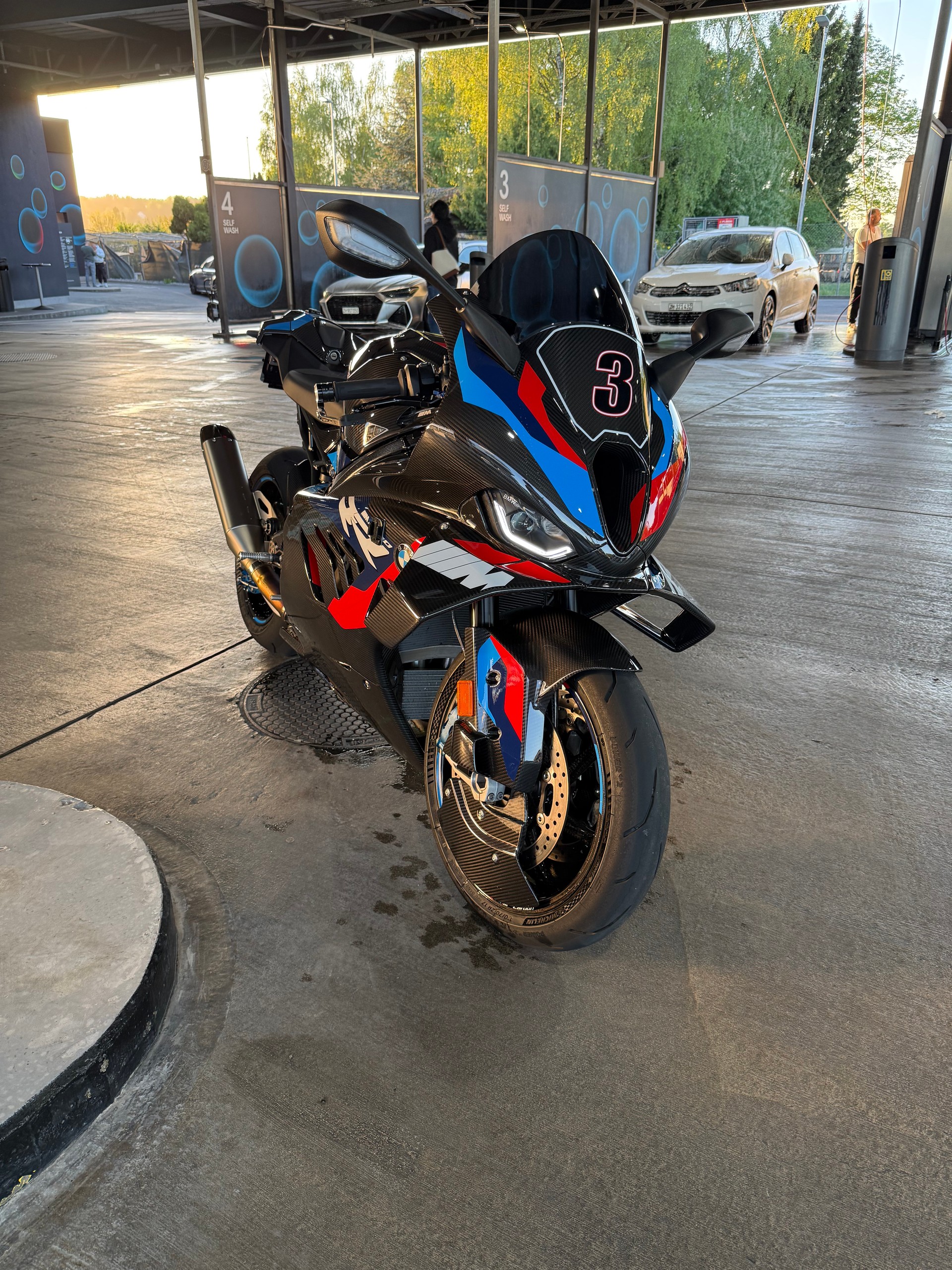 BMW M 1000 RR Competition-image-7