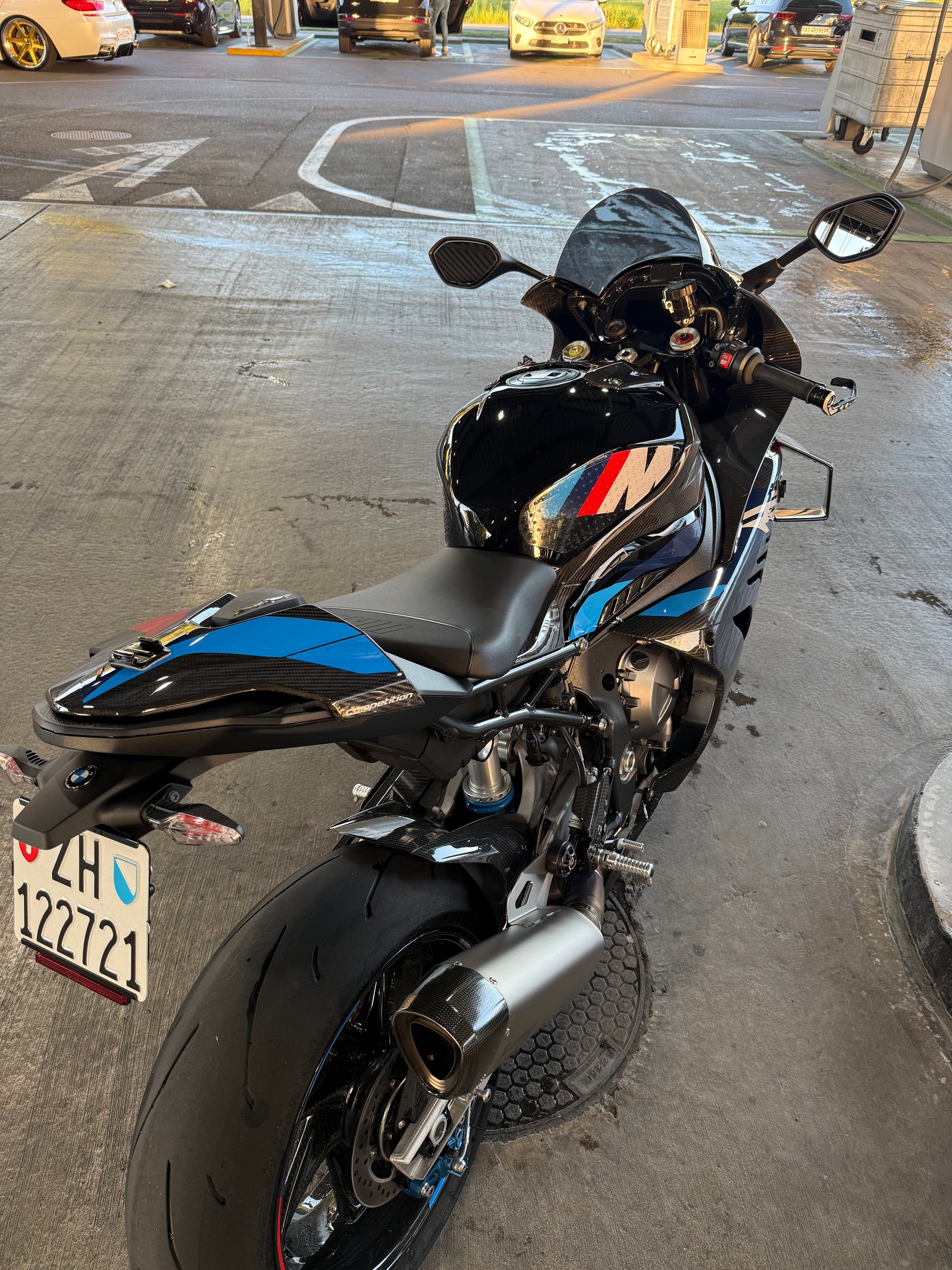BMW M 1000 RR Competition-image-5