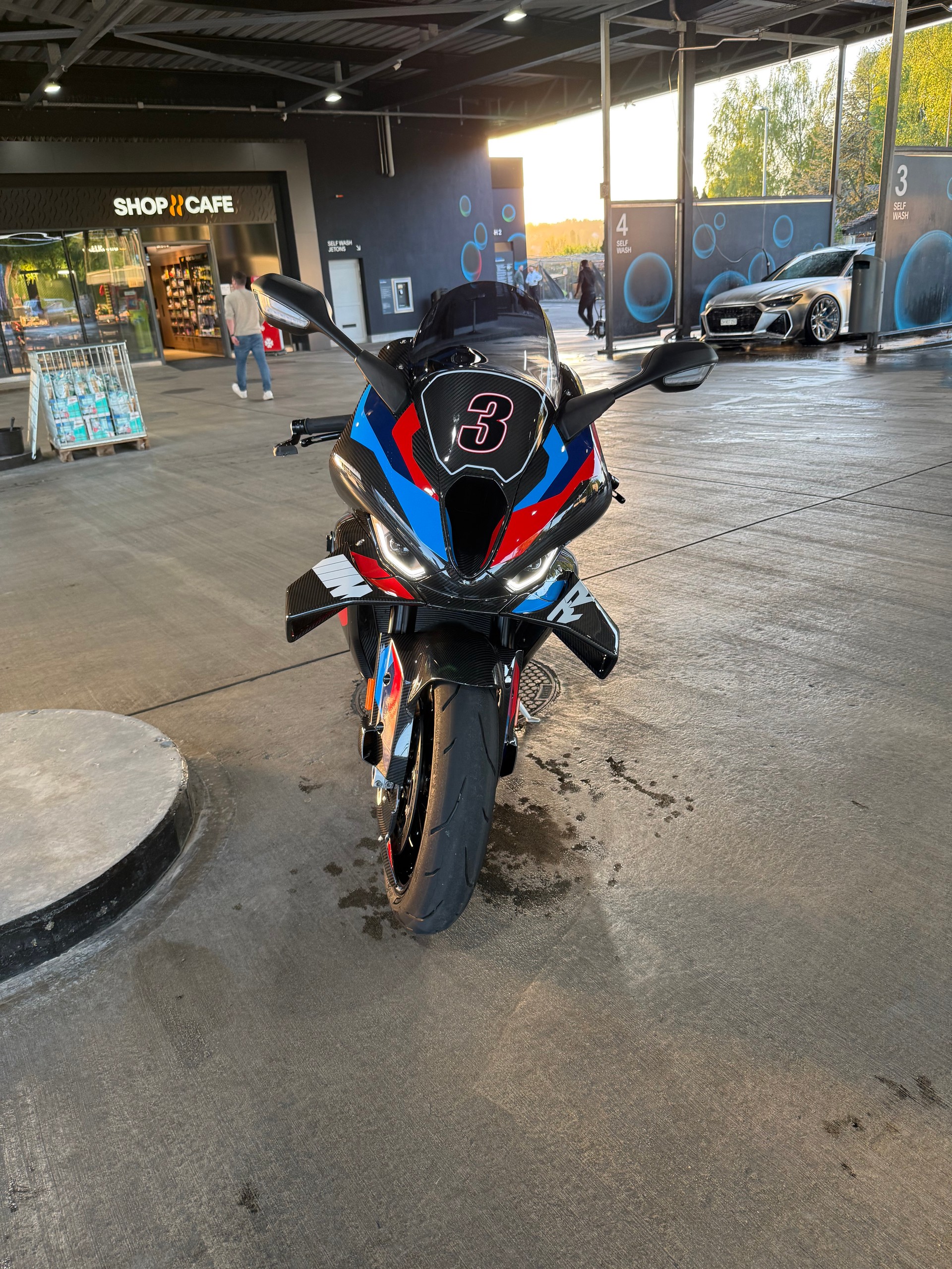 BMW M 1000 RR Competition-image-6