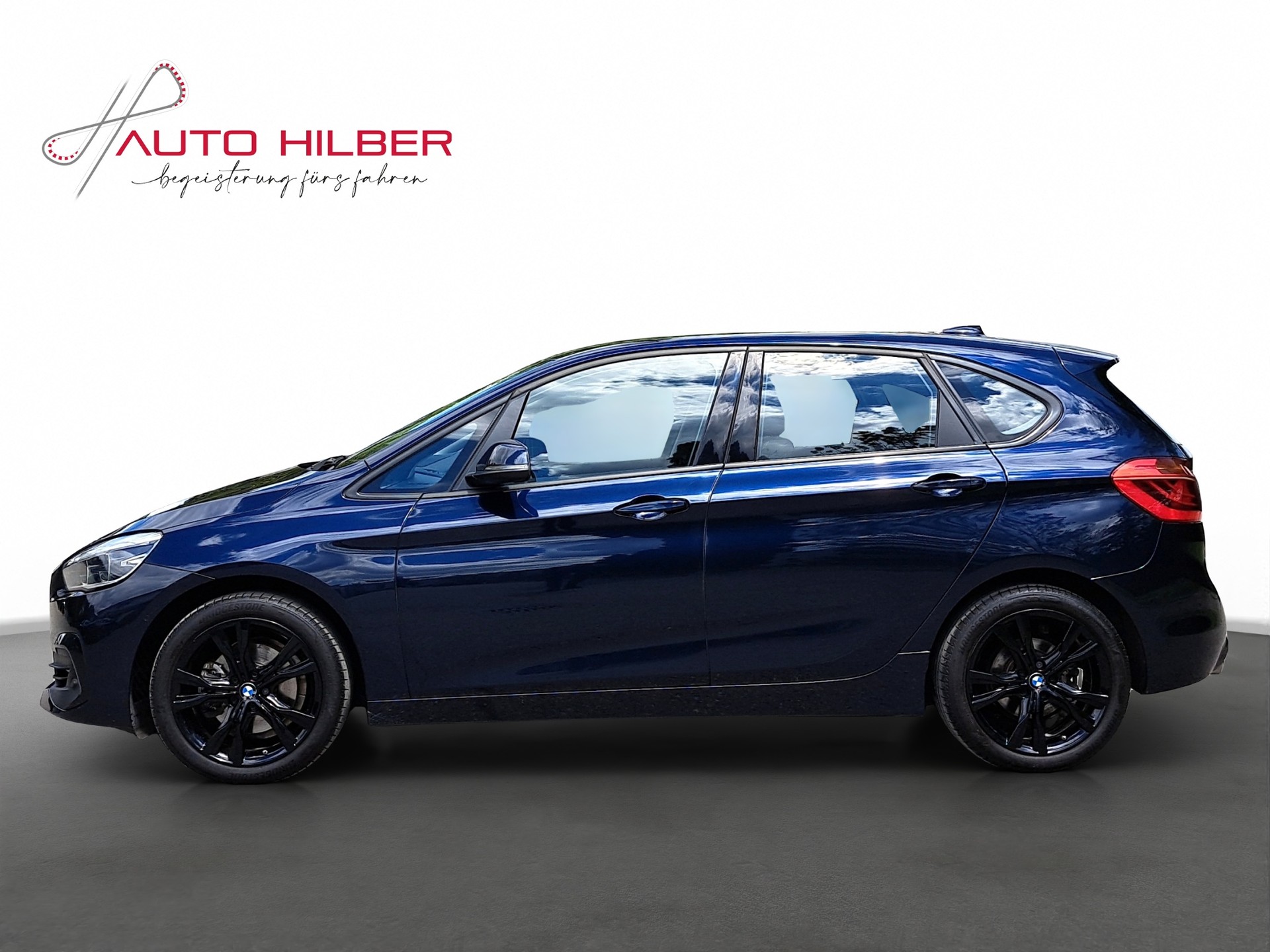 BMW 220i Active Tourer DKG *Anhängerkupplung*-image-2